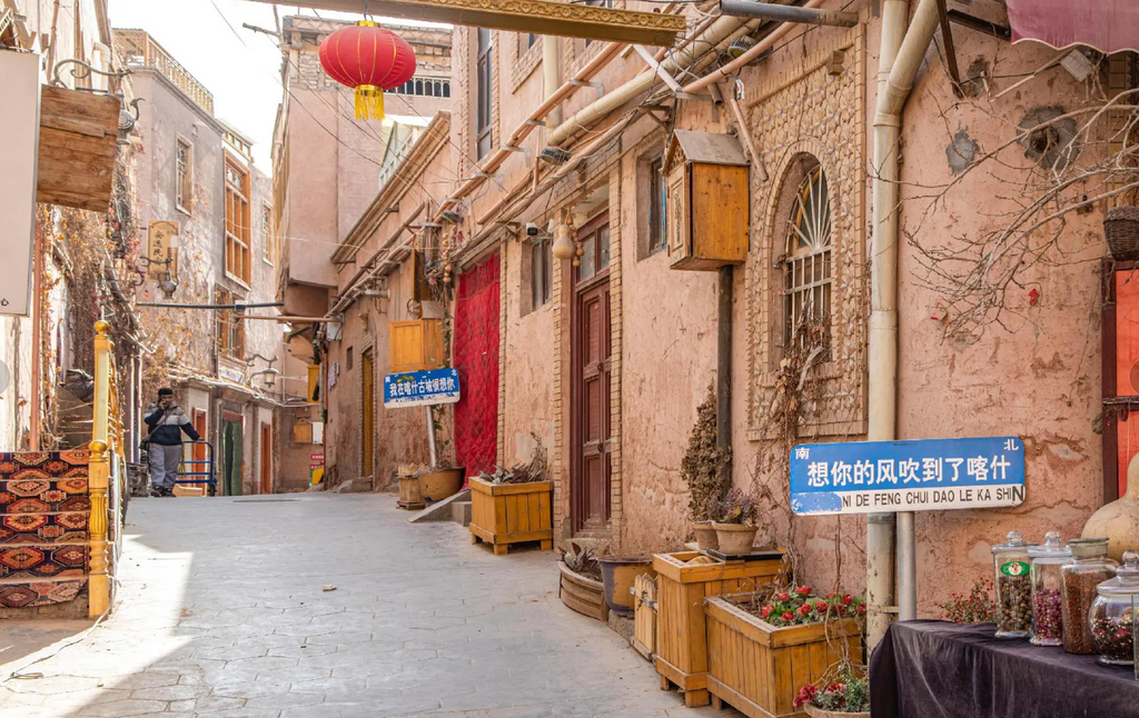 12-Day Southern Xinjiang Tour: Silk Road, Pamirs & Kashgar