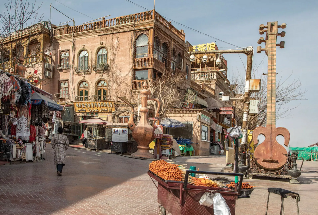12-Day Southern Xinjiang Tour: Silk Road, Pamirs & Kashgar